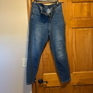 Maurice’s Ever Flex High-Rise jeans. Size 18w Regular. Great condition!